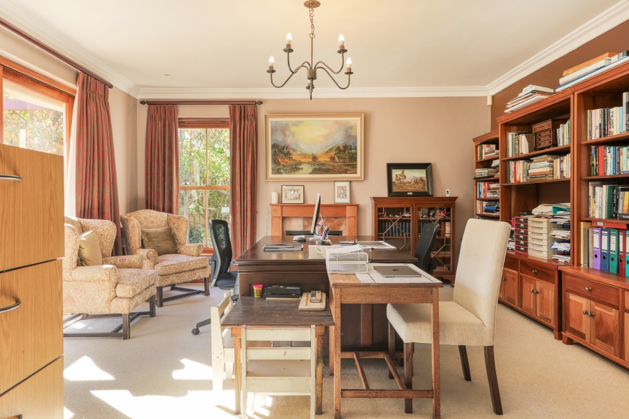 7 Bedroom Property for Sale in Zwaanswyk Western Cape